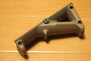 ◆MAGPUL マグプル PTS タイプ アングルフォアグリップ AFG-2 DE◆(検)FDE TAN PTS AFG-1 コスタ PMC LE 米軍 M4 Mk18 マルイ VFC G&P