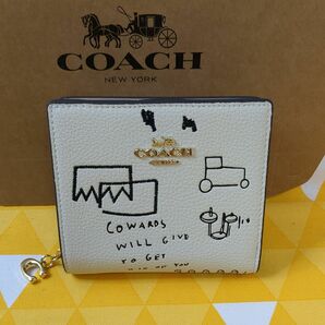 コーチ　COACH バスキアコラボ　財布　小銭入れ　パスケース　ホワイト　かわいい折財布　コインケース　C5587 新品未使用