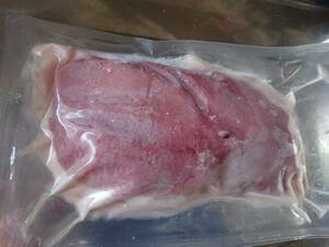 * business use ** aigamo duck steak cut approximately 240g freezing 