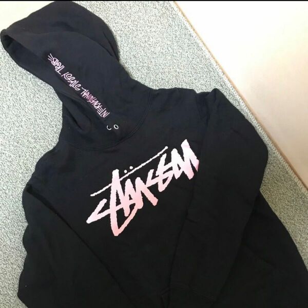 お値下げ！STUSSY ピンクレアパーカー