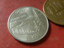 外国・USA／ワシントン２５セント白銅張り銅貨：オレゴン州（2005年D）　231202_画像3