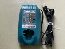 新品未使用3点セット☆makita マキタ 純正 バッテリー 10.8V 差し込み式 バッテリー2個 BL1013 ＋ DC10WA 充電器1台☆1.3Ah A-48692 _画像3