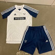 美品 adidas MESSI Tシャツ ハーフパンツ セットアップ 白 青 150 アディダス キッズ メッシ サッカー ジャージ 上下セット FCバルセロナ_画像1