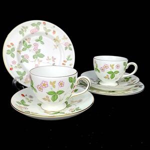 ◇美品 ◆ ウェッジウッド　WEDGWOOD ワイルドストロベリー トリオ　2客 カップ&ソーサー　プレート 苺　野イチゴ　金彩