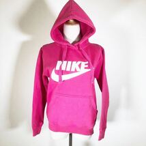 【NIKE(ナイキ)】パーカー(レディースS ピンク)プルオーバー カンガルーポケット付き 長袖パーカー上着 _画像2