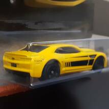 HOT WHeeLs 13 CHEVROLET COPO CAMARO FIFTY CELEBRATING 50th 黄 カマロ ミニカー５０周年記念 限定 SPECIAL EDITION ホットウィール_画像5