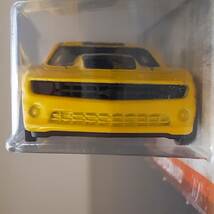 HOT WHeeLs 13 CHEVROLET COPO CAMARO FIFTY CELEBRATING 50th 黄 カマロ ミニカー５０周年記念 限定 SPECIAL EDITION ホットウィール_画像7