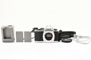 【動作品】OLYMPUS オリンパス OM-D E-M10 バッテリー2個付き デジタル ミラーレス 一眼レフ カメラ ボディ ジャンク