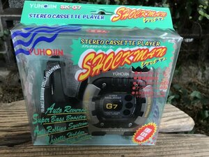 ★　【新品デッドストック】　希少　YUHOJIN　遊歩人　SK-G7　ショックマン　SHOCKMAN　ステレオカセットプレーヤー　G-SHOCKパロディー