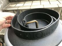 ★　エンポリオアルマーニ　ARMANI　レザーベルト　フルロゴ入り　イタリア製　サイズ５４　黒　ITALY　BELT　カービング_画像1