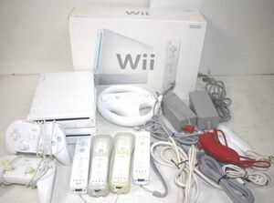 Wii　本体3台　コントローラー/リモコン/ヌンチャク多数セット