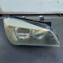 BMW X1 E84 ABA-VL25 2011年 前期 純正 右/R側 HID ヘッドライト/ヘッドランプ 89093517 63.11-2990010-09 中古 即決_画像1