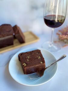 世界農業遺産の地山梨県勝沼産の赤ワインをふんだんに使用した濃厚なチョコパウンドケーキ