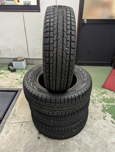 ★2022年製・バリ山・１シーズンのみ使用・205/70R15・ヨコハマタイヤ・アイスガード　G075・4本・スタッドレス・ハイエース・ジムニー等