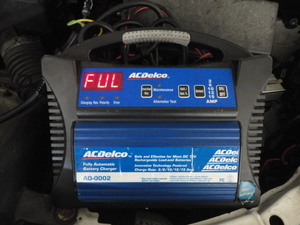 ☆　AD-0002　パルス充電器　ACDelco　全自動マイコン制御バッテリーチャージャー　15A　ジャンク品