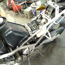 ヤマハ FZR250「2KR」※不動車（書類あり）『山梨県甲府市まで引き取り可能な方』※発送不可_画像9