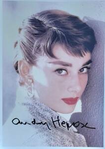 オードリー・ヘプバーン直筆サイン入り 写真【サイズ約13cm×18cm】言わずと知れる女優、憧れた男性は多いでしょう。