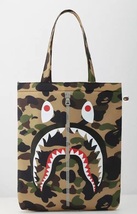 BAPE◆A BATHING APE／迷彩カモ◆ア ベイシング エイプ◆シャーク◆CAMO柄／クッショントート／サメ／トートバッグ／付録ノベルティ_画像1