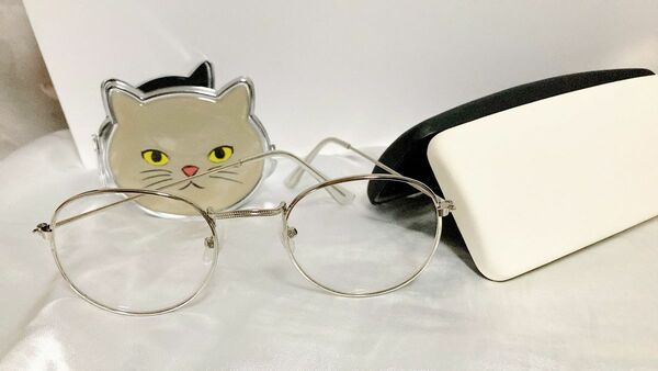 伊達メガネ/ケース付 猫のコンパクト手鏡　　
