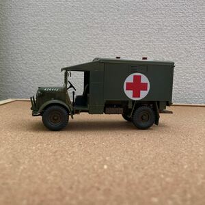 完成模型 1/48 イギリス２トン 4×2 野戦救急車 (オースティン K2)