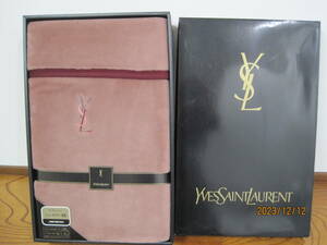 【中507】イヴサンローラン YSL 140cm × 200cm ニューマイヤー毛布　掛け毛布　ピンク　赤色　イヴ・サンローラン　寝具　シングル