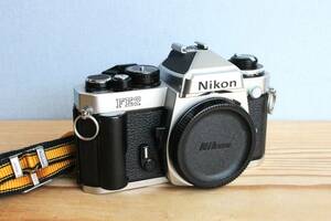 ※レアな　美品　Nikon　FE２　ボディー（パームグリップ＆指当て付き）作動良好品　メーターOK！　送料520円
