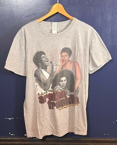 Aretha Franklin (アレサ・フランクリン)　半袖　Tシャツ　シンガー　ミュージシャン　グレー　Lサイズ