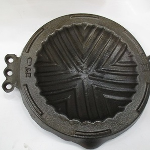 昔仕入れた、カネソーのジンギスカン鍋 鋳鉄２７ｃｍの画像3