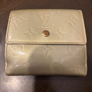 ルイヴィトン VUITTON 財布 三つ折り財布モノグラム ヴェルニ ポルトモネ ビエ カルトクレディ モノグラム　エナメル