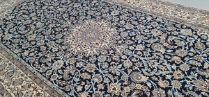 ペルシャ 絨毯 100%手織り ナイン産 6LA サイズ:280cm×164 ダークブルーとベージュ色 素材:シルクとウール