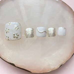 フットネイル お花 ミラーフラワー ベージュ 大人かわいい ゴールド フラワー グレージュ ネイル ネイルチップ