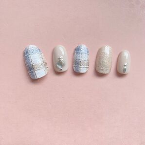 ボコボコ チェックネイル 秋ネイル 夏ネイル ブルー 手書き 水色 白 ベージュ グレージュ ネイル ネイルチップ