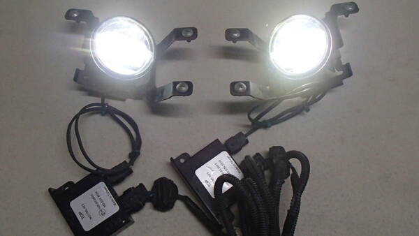 ホンダ　純正オプション 無限　丸形　LEDフォグランプ　左右　小型 レンズ70φ　 流用にも　点灯確認済み　MUGEN 　GE フィット