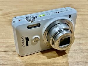 ニコンCOOLPIX S6900 (白)新同品　付属品完備　予備バッテリー付