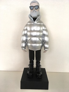 非売品　MONCLER・モンクレール　イベント限定　Mr. Moncler　ソフビ　人形　フィギュア　５０cm