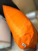 ① ヨギボー マックス オレンジ Yogibo Max ビーズクッション ソファ チェア リクライナー ベッド 洗えるカバー 洗濯可能 約170×65×55cm_画像6