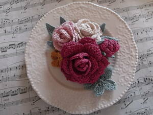 ☆　1990　　薔薇と小花のブーケ　　牡丹色系薔薇　　クロシェレース　　コサージュ　ハンドメイド　