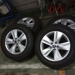 トヨタ　ハリアー　ダンロップ　スタッドレス　225/65R17 4本セット 