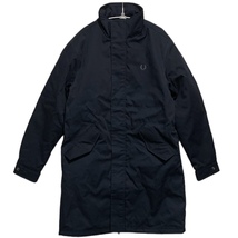 新品 FRED PERRY フレッドペリー 中綿コート 大きめMサイズ ネイビー PRIMALOFT プリマロフト アウター サンプル品_画像1