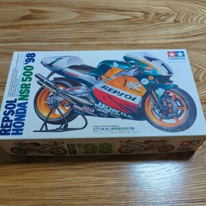 タミヤ　1/12 REPSOL　HONDA　NSR500 ‘98