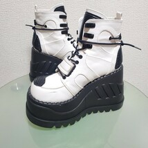Demonia デモニア 厚底 ブーツ 8 約25㎝ ホワイト 人気モデル 高級靴_画像4