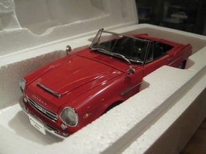 ok蔵出し★オートアート1/18希少☆日産 DATSUN フェアレデイ2000 SR311 レッド 77431☆