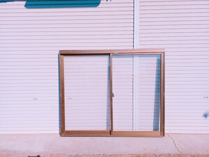 G1枠サイズ：縦1517ｍｍ 横1798ｍｍトステムアルミサッシ枠付き/引違い窓2枚クリアガラス 網戸無し ブロンズ