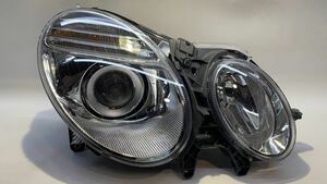 ベンツ　W211 Eクラス　右ヘッドライト　純正新品 純正品番 A2118205261 右　ヘッドランプ　（管理番号A116）