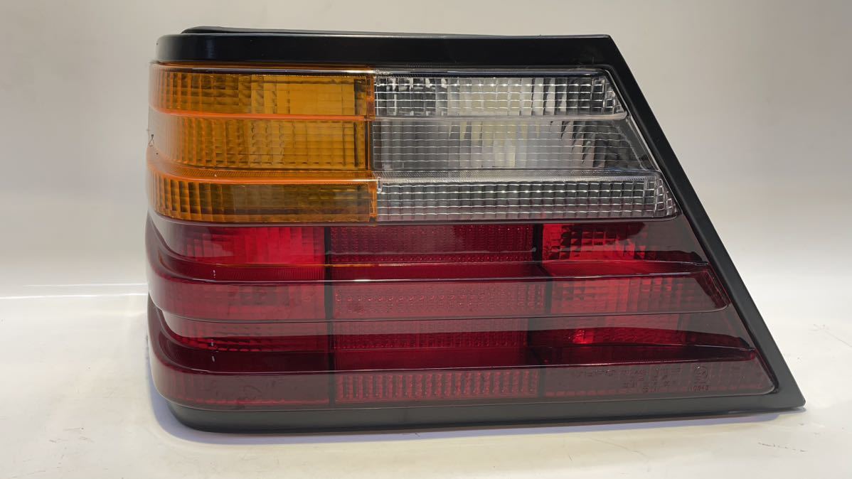 ベンツ W124 Eクラス 左テールランプ DEPO製新品 82840246 2A11 左 テールランプ (管理番号A110)