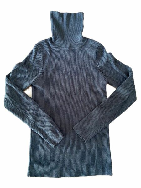 ●送料無料●ジーユー　GU シンプル　ブラック　ハイネックセーター　合わせやすい