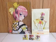 ★美品 五等分の花嫁「中野一花 アクリルボード+ポップスタンド+クリアカード３枚 セット」/二乃 三玖 四葉 五月 ひこくじ まとめ_画像1