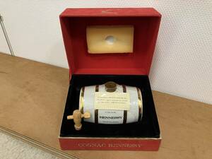 13422 未開栓 Hennessy COGNAC 約1150g リモージュ 樽型ボトル 陶器 箱付 700ml 40度 ※栓破損あり ※説明と画像をご確認下さいませ！