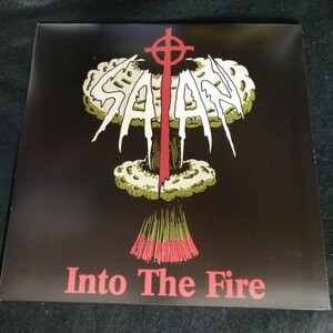 C12 中古LP 中古レコード　SATAN imto the fire / kiss of death US盤 DUST021 UK HRHM 7付き　LP大ブックレット　ポスター