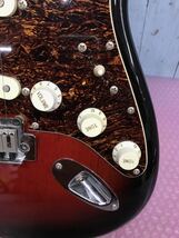 Squier by Fender STRATOCASTER エレキギター　音出しOK，その他動作未確認　キズあり　中古現状品（170s）_画像4